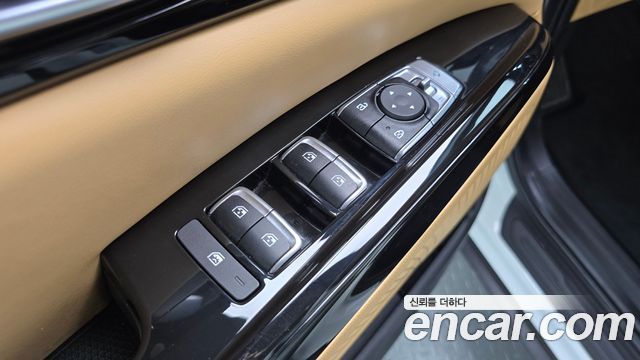 Kia Canival 2023 — photo 28