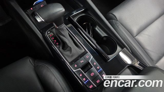 Kia K7 2019 — photo 12