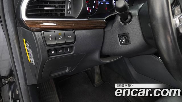 Kia K7 2019 — photo 24