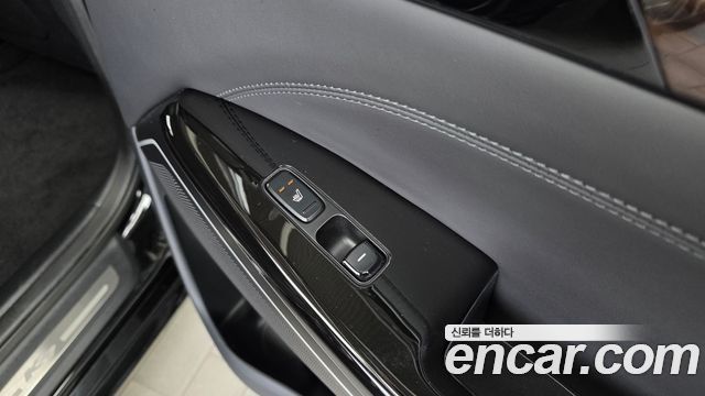 Kia K7 2019 — photo 25