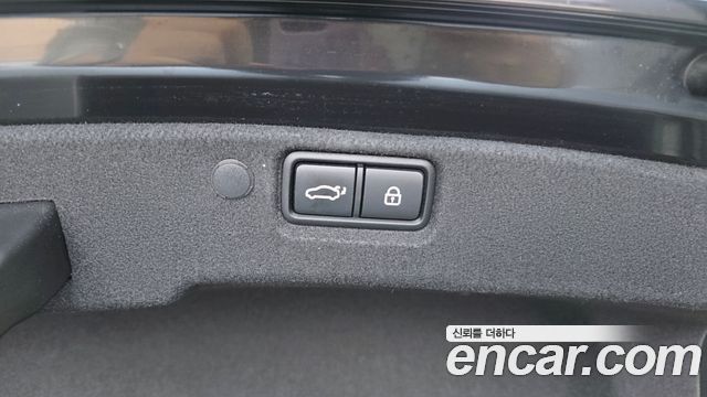 Kia K7 2019 — photo 27