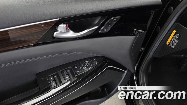 Kia K7 2019 — photo 30