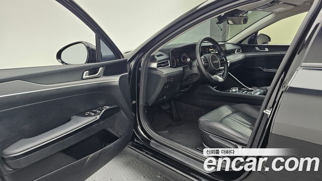 Kia K5 2023 — photo 10