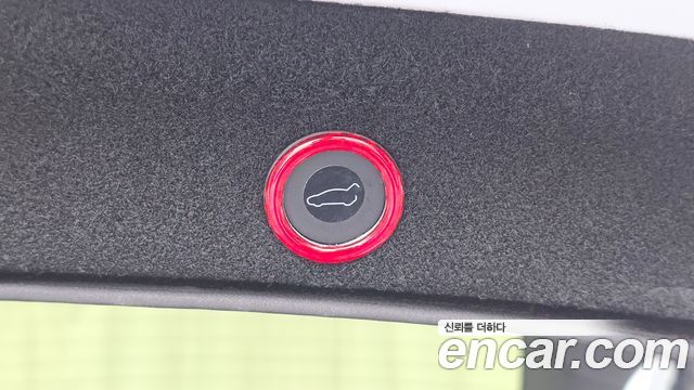 Tesla Model Y 2025 — photo 33