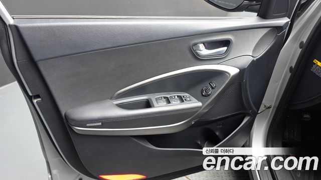 Hyundai Santafe 2016 — photo 14