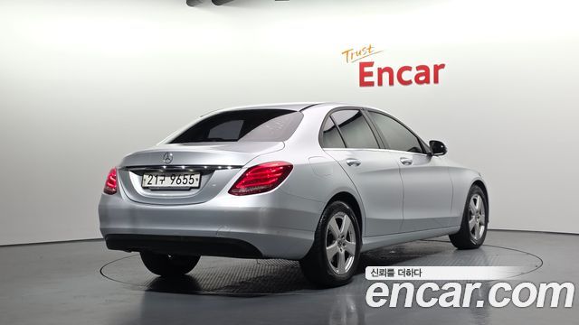 Mercedes-Benz C-Class 2018 — photo 2