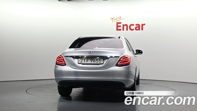 Mercedes-Benz C-Class 2018 — photo 4