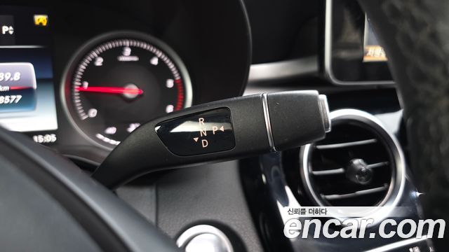 Mercedes-Benz C-Class 2018 — photo 12
