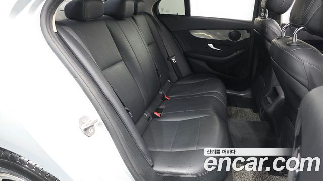 Mercedes-Benz C-Class 2018 — photo 18