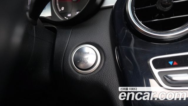 Mercedes-Benz C-Class 2018 — photo 24