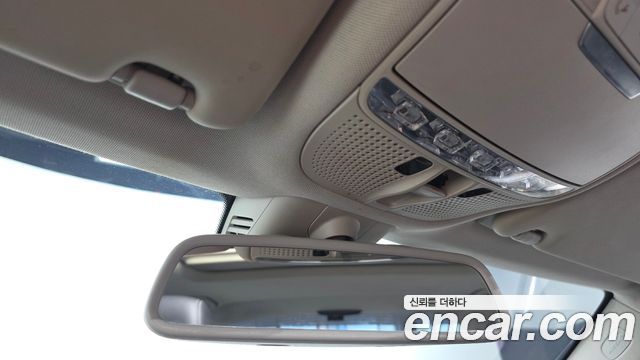 Mercedes-Benz C-Class 2018 — photo 25