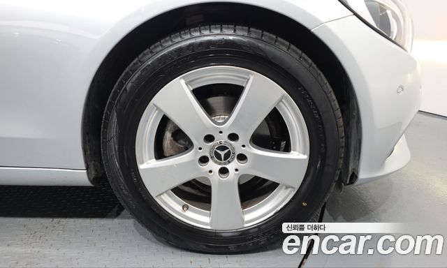 Mercedes-Benz C-Class 2018 — photo 7