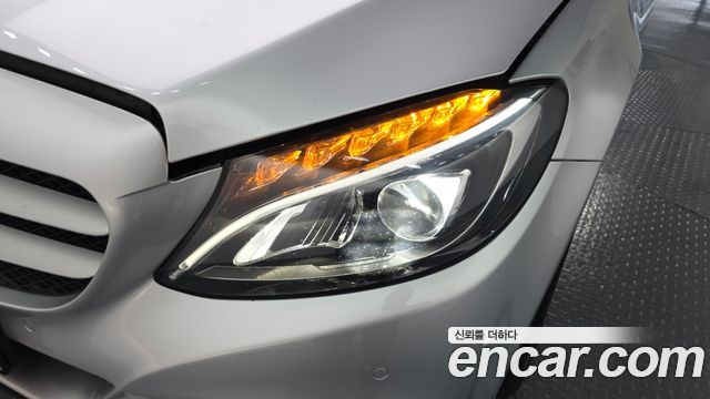 Mercedes-Benz C-Class 2018 — photo 8