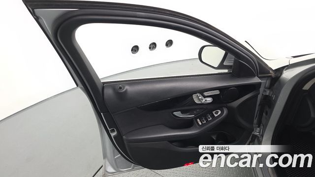 Mercedes-Benz C-Class 2018 — photo 14