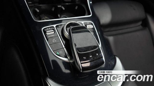 Mercedes-Benz C-Class 2018 — photo 28
