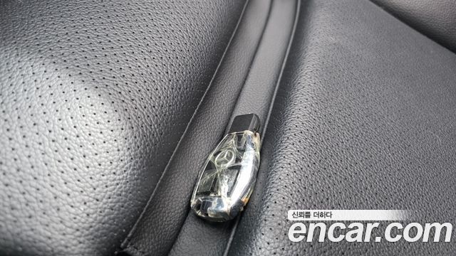 Mercedes-Benz C-Class 2018 — photo 31