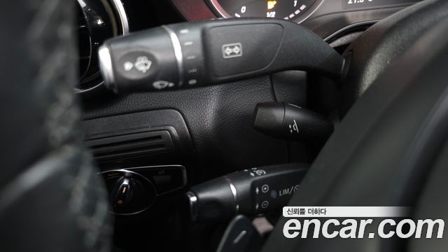 Mercedes-Benz C-Class 2018 — photo 33