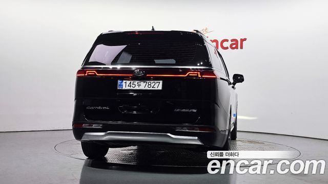 Kia Canival 2021 — photo 4