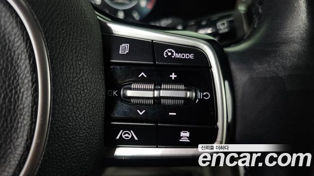 Kia Canival 2021 — photo 24
