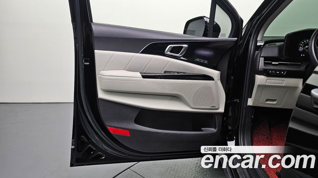 Kia Canival 2021 — photo 14