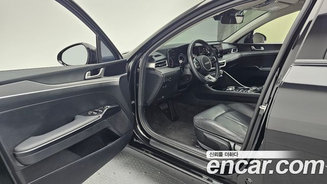 Kia K5 2023 — photo 10