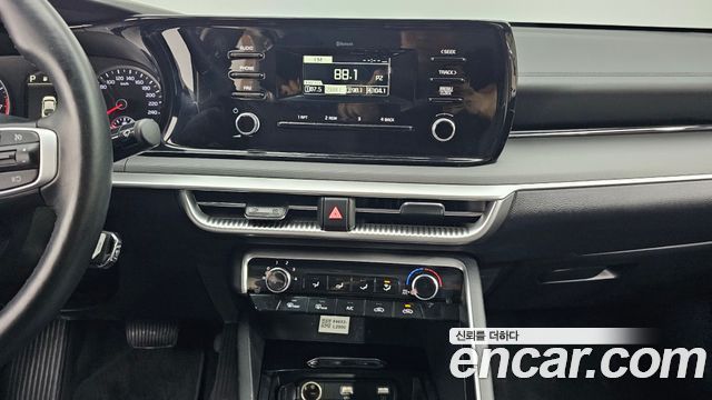 Kia K5 2023 — photo 14