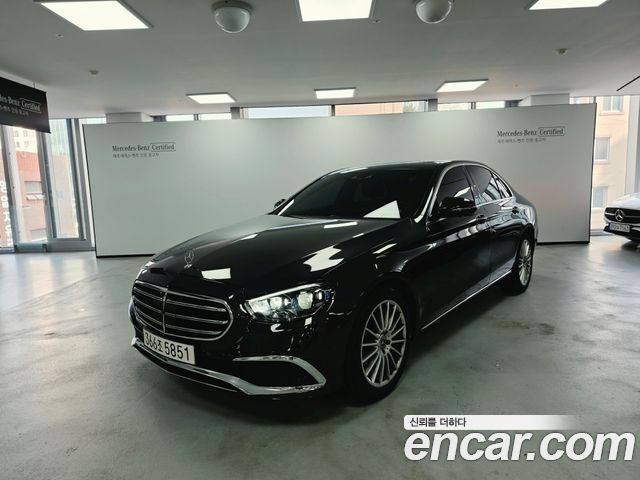 Mercedes-Benz E-Class 2023 — photo 1