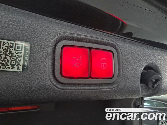 Mercedes-Benz E-Class 2023 — photo 6