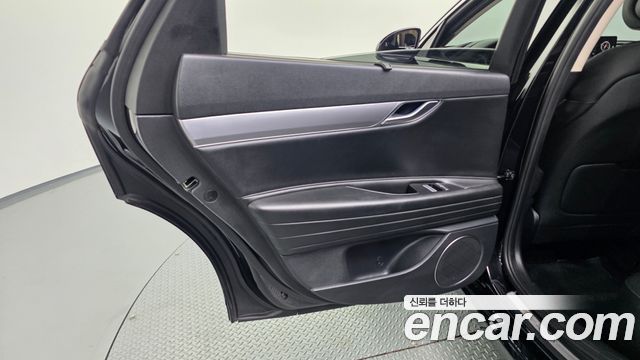 Genesis G80 2022 — photo 15