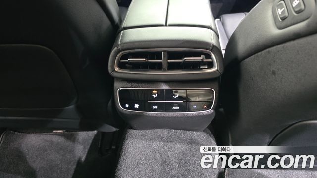 Genesis G80 2022 — photo 36