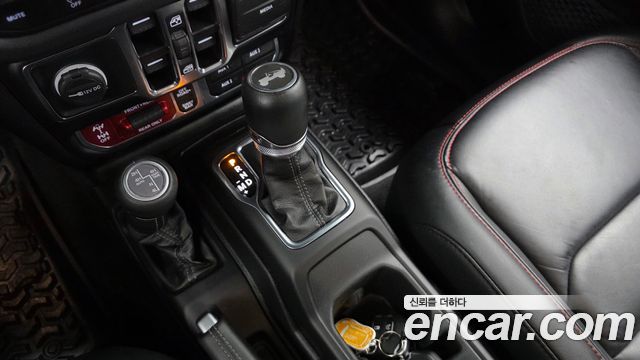 Jeep Wrangler 2024 — photo 12