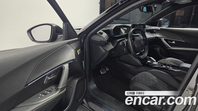 Peugeot 2008 2021 — photo 13