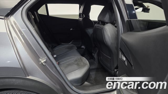 Peugeot 2008 2021 — photo 18