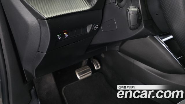 Peugeot 2008 2021 — photo 20