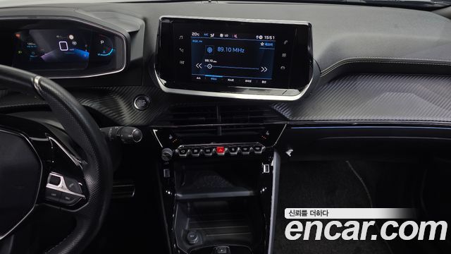 Peugeot 2008 2021 — photo 21
