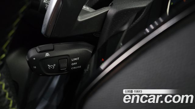 Peugeot 2008 2021 — photo 25