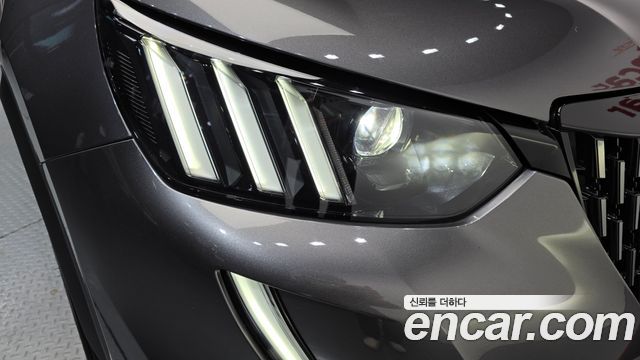 Peugeot 2008 2021 — photo 8