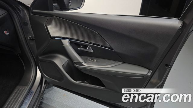 Peugeot 2008 2021 — photo 15