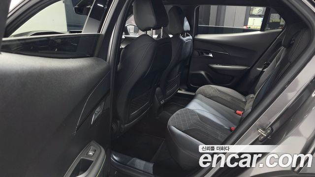 Peugeot 2008 2021 — photo 16