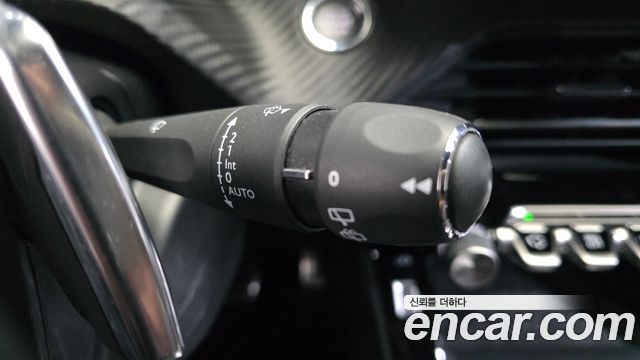 Peugeot 2008 2021 — photo 29