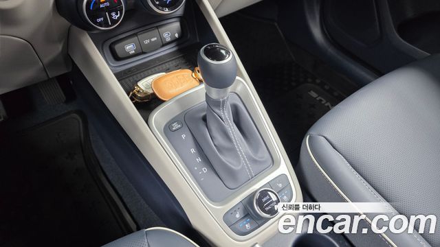 Hyundai Venue 2023 — photo 12