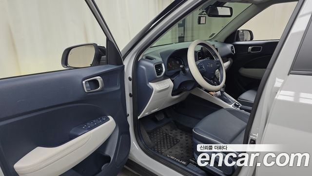 Hyundai Venue 2023 — photo 13