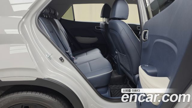 Hyundai Venue 2023 — photo 17