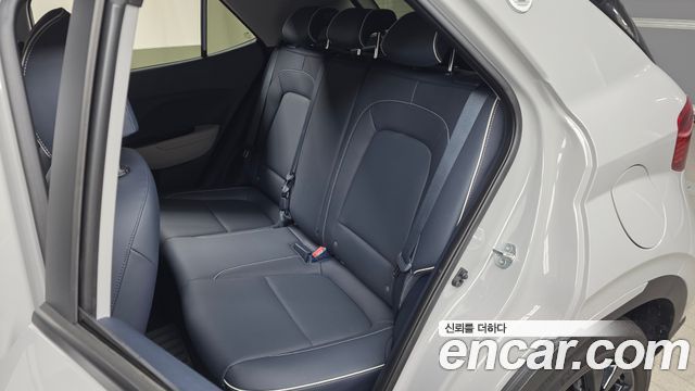 Hyundai Venue 2023 — photo 18