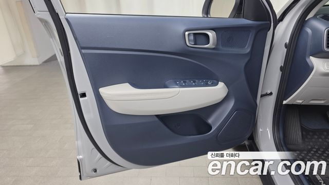 Hyundai Venue 2023 — photo 14