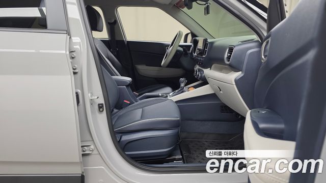 Hyundai Venue 2023 — photo 16