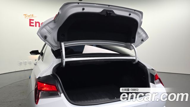 Hyundai AVANTE 2023 — photo 19