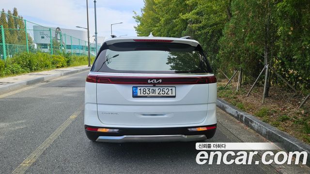 Kia Canival 2023 — photo 2