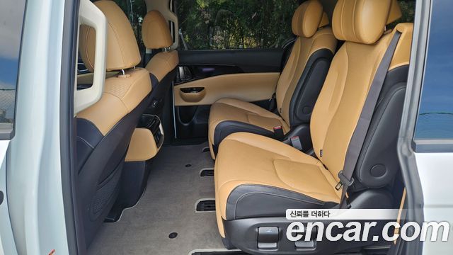 Kia Canival 2023 — photo 12