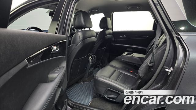 Kia Sorento 2016 — photo 11
